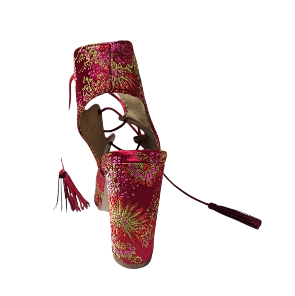 Elegant Red and Gold Women's Heels With Tassels - Picture 5 of 6